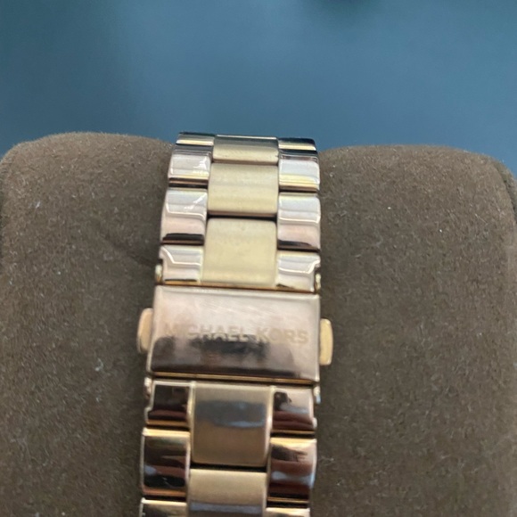 Michael Kors Watch - Picture 4 of 4